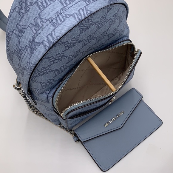 MICHAEL KORS
Maisie Extra-Small Pebbled Leather 2-in-1 Backpack
Pale Blue
NWT - Picture 8 of 16